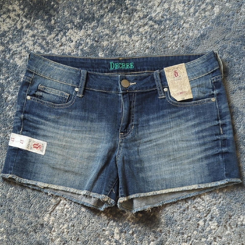 Decree Juniors Jean Shorts NWT